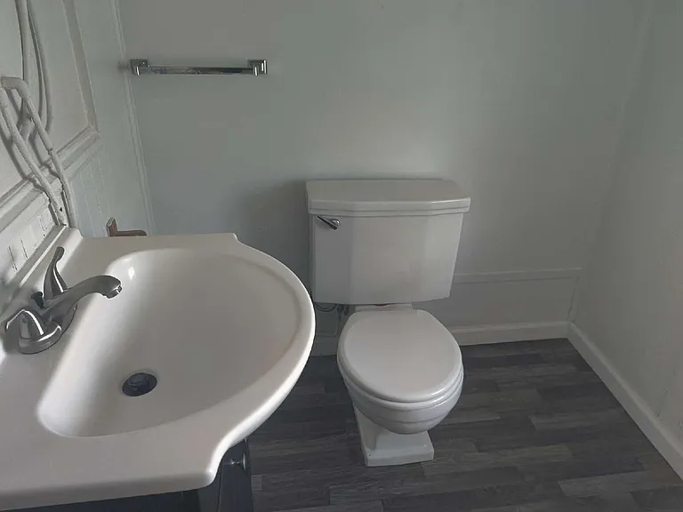 122 Hanover St — Photo 5