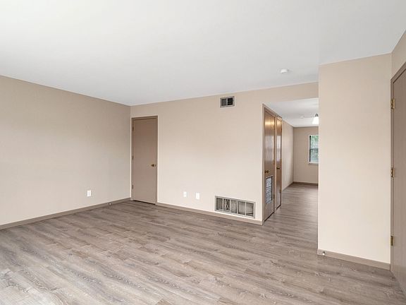 4th image of 4269 Bates St #1079