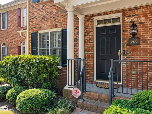 1406 Governors Ct, Raleigh, NC 27604