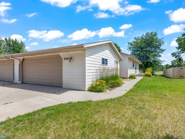 3008 18th St S, Fargo, ND 58103
