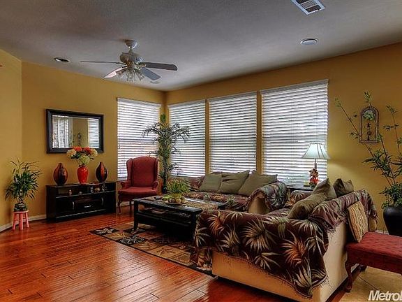 3rd image of 1010 Eastlake Cir