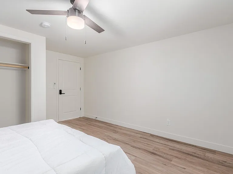 W 10th Dr — Photo 2