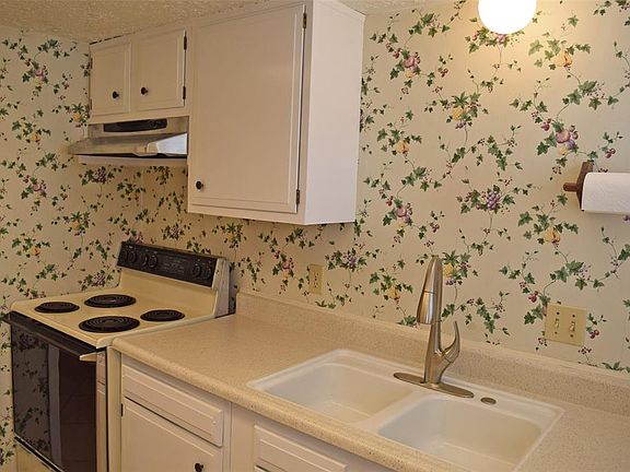 5th image of 6437 S Briar Bayou Dr