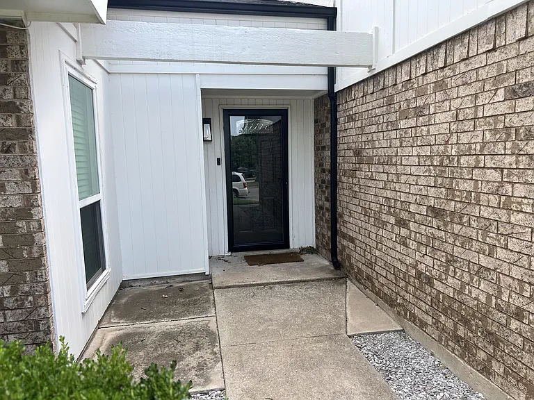 2827 NE Lake Ave — Photo 3