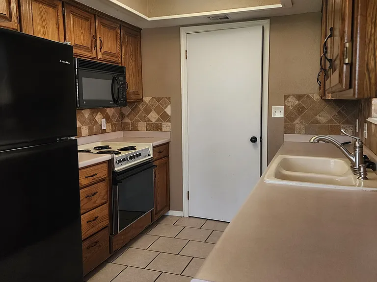 2821 Mount Vernon Rd — Photo 10