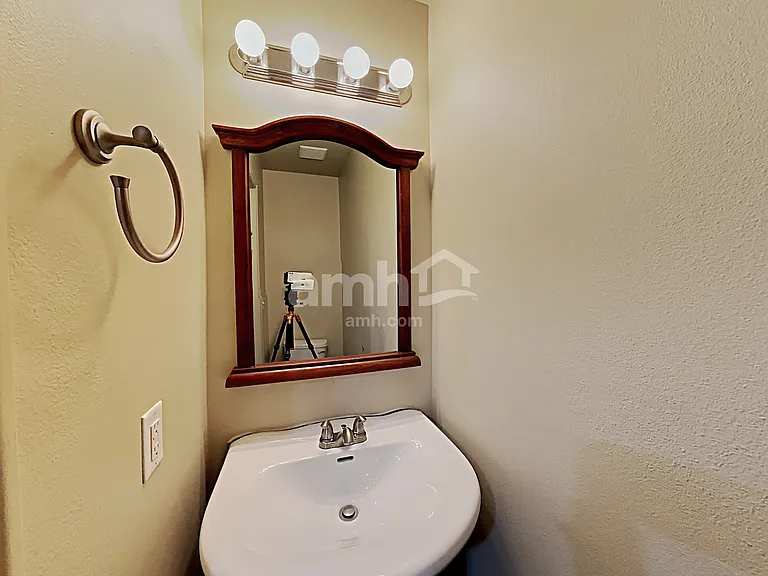 1805 E American Way #1 — Photo 8