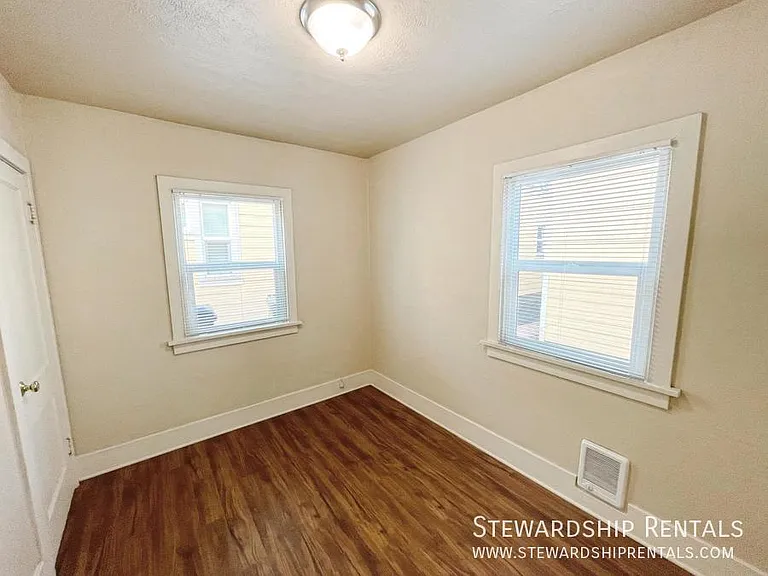 2024 Emerald St #4 — Photo 9