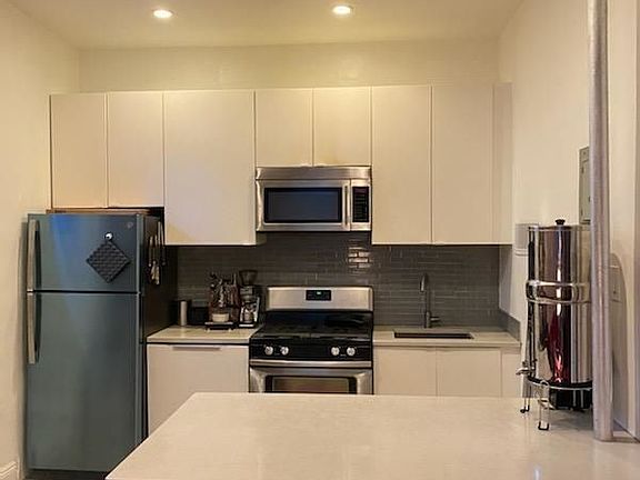 3rd image of 89 Wyckoff St APT 2B