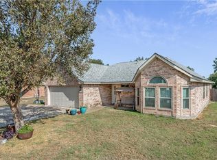 3413 Oak Hollow Dr, Bryan, TX 77802