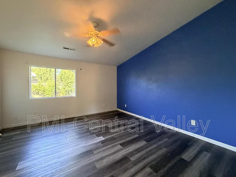 464 Lucas Ct — Photo 23