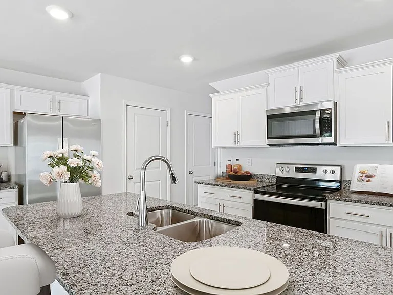 2112 Ryker Davis Ln — Photo 3