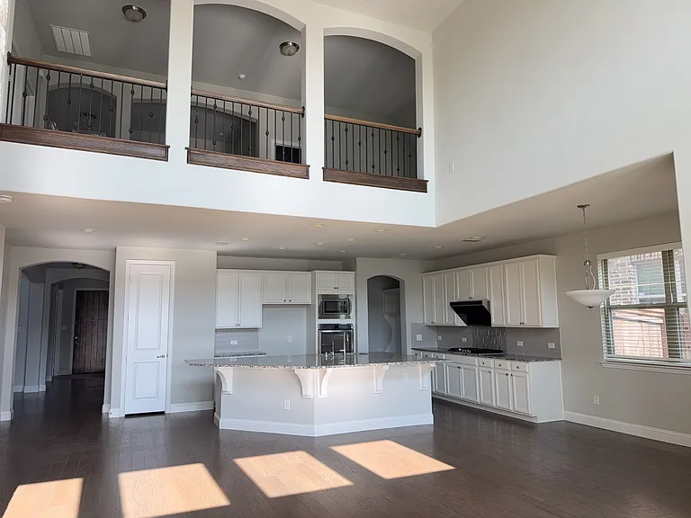 2620 Walnut Creek Ln — Photo 3
