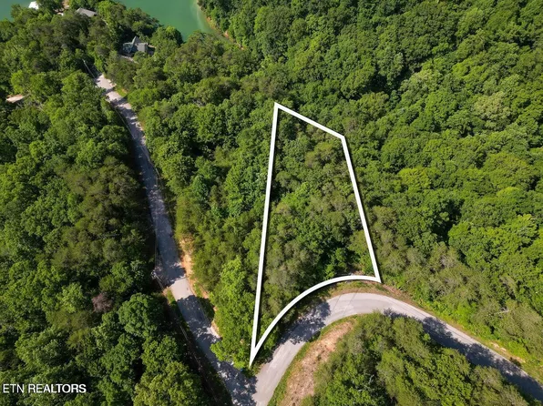 156 Lakeview Dr, Sharps Chapel, TN 37866