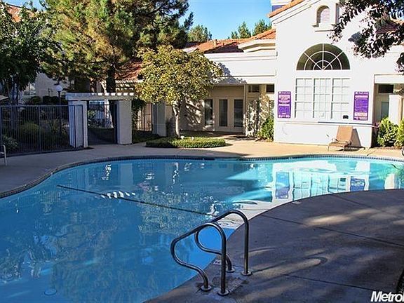 2nd image of 3111 Beachcomber Dr E