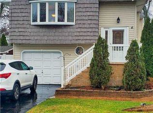 325 Boulder St, Ronkonkoma, NY 11779