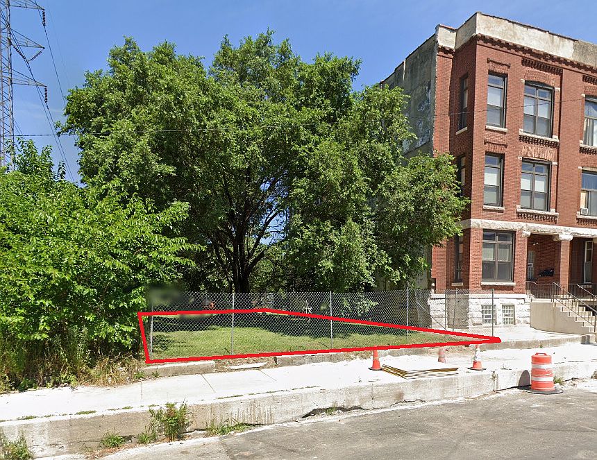 2nd image of 2604 W Washington Blvd