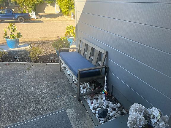 3rd image of 43 Locksly Ln