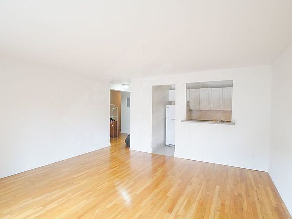 5th image of 245 E 84th St APT 6B
