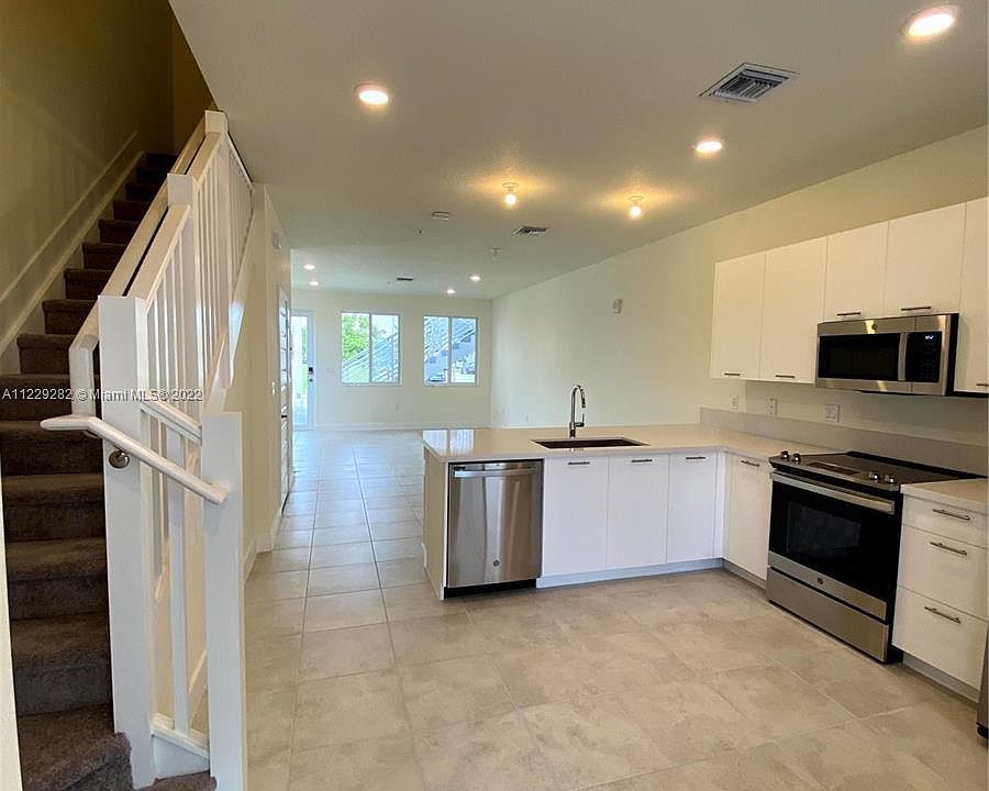 2nd image of 6425 NW 103rd Pl #C110