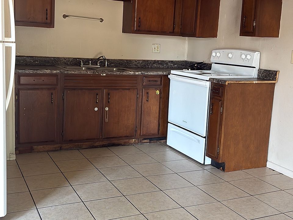 2nd image of 2323 S Virginia St #A1