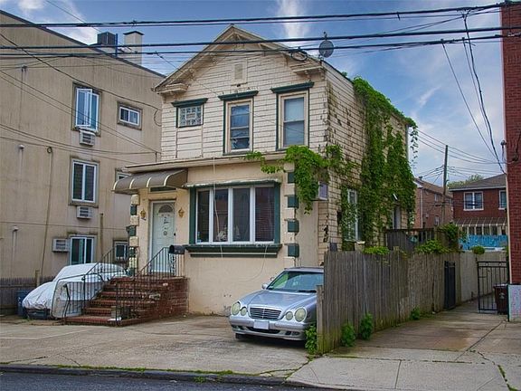 5th image of 2740 E 23rd St