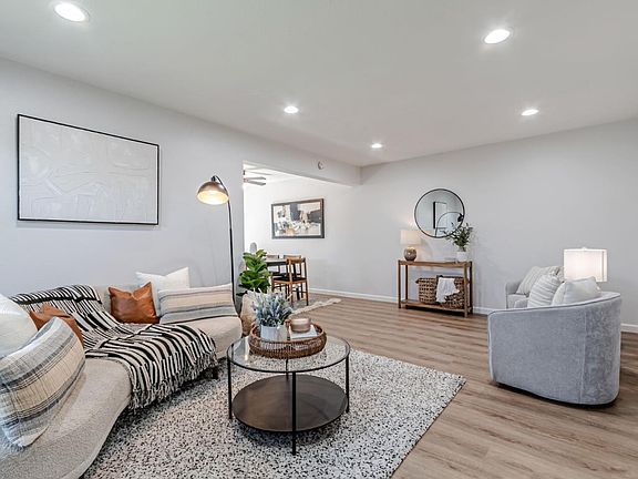 5th image of 553 Groth Pl