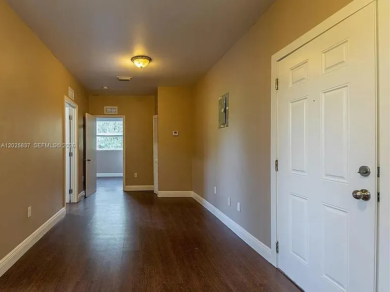 5416 NE 1st Ct #2 — Photo 7