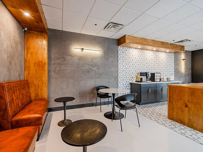 TEAK Apartments — Photo 18