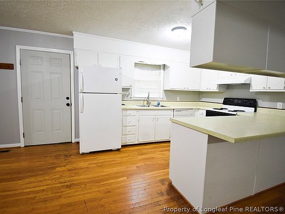 2nd image of 707 Veda St