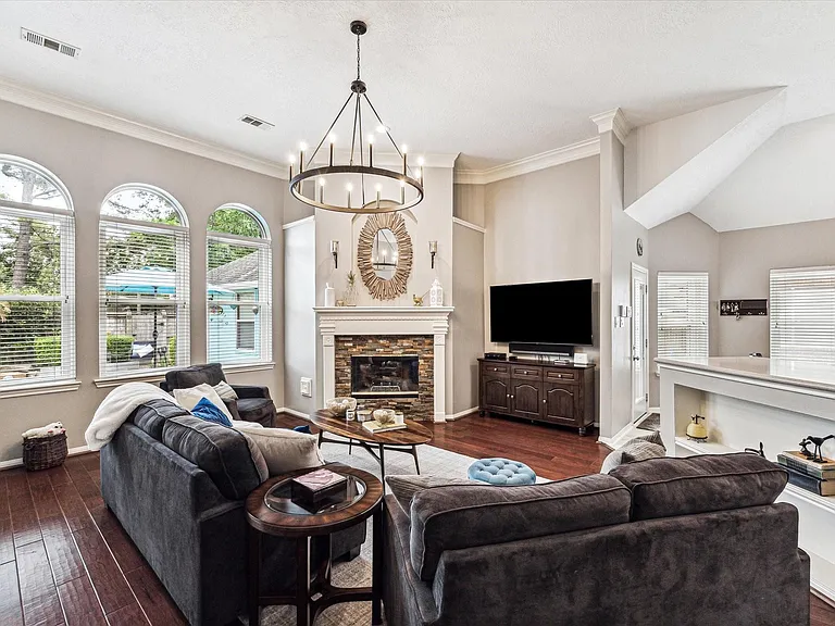 403 Airybrook Ln — Photo 11