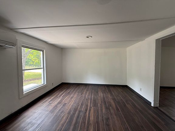 3rd image of 599 Twin Oaks Road