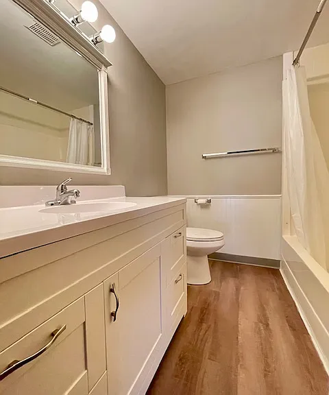 242 Wimbledon Dr — Photo 8