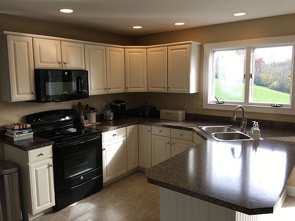 4th image of 105 Christina Ct