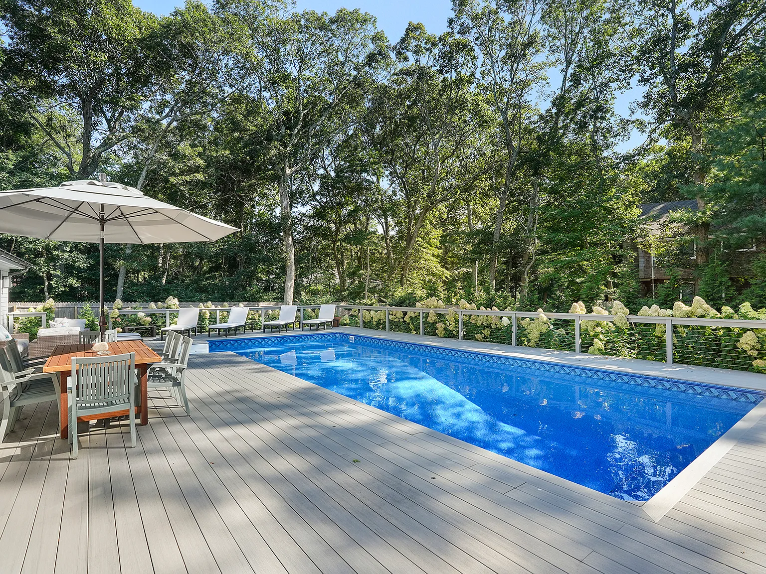 Charming Rental In East Hampton — Photo 3