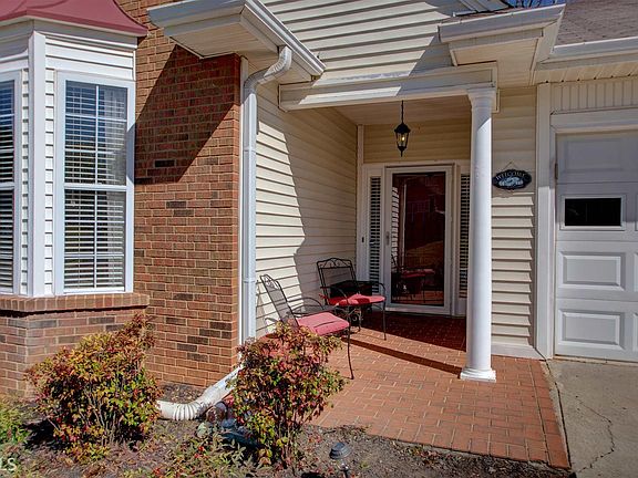 2nd image of 1223 Pinehurst Dr