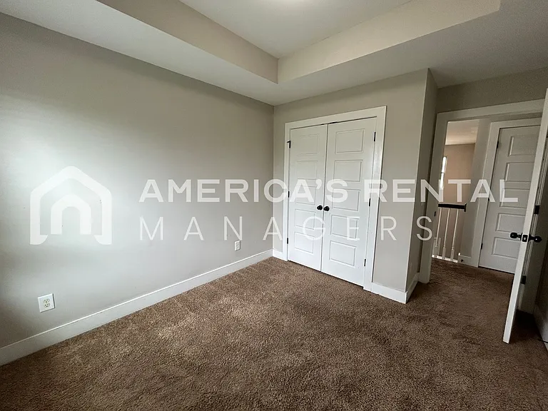 300 Oakwell Cir — Photo 27