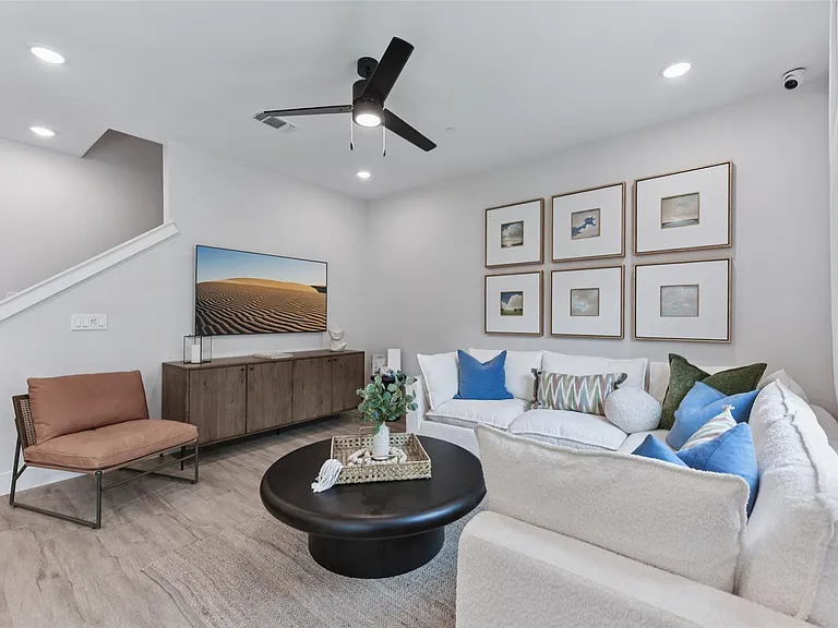 9304 Felix Sparke Dr — Photo 5