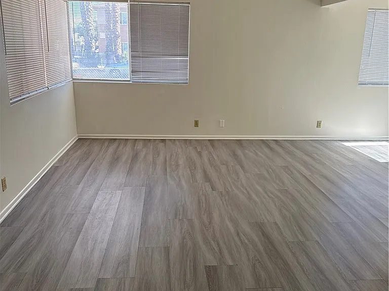 41611 Marine Dr — Photo 23