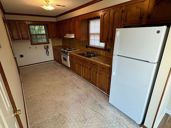 2nd image of 444 Kimbrell St