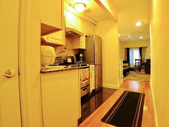 3rd image of 3079 32nd St APT 1R