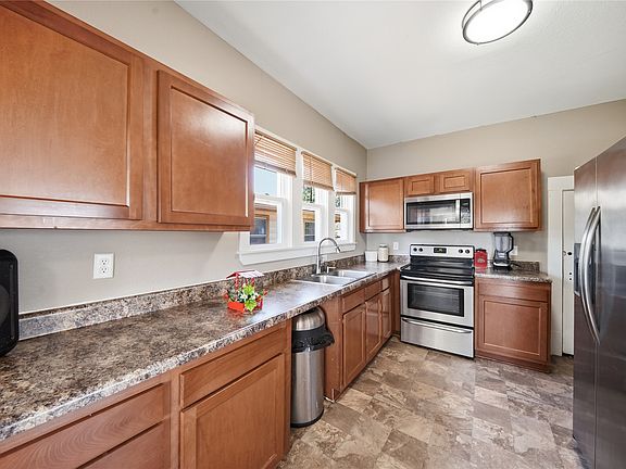 5th image of 1614 Searle St