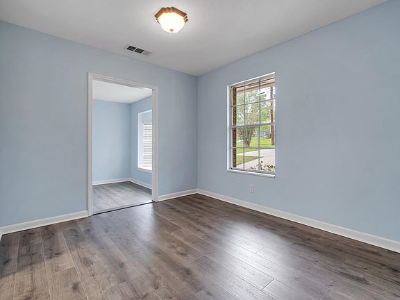 5th image of 1413 Nancy Dr