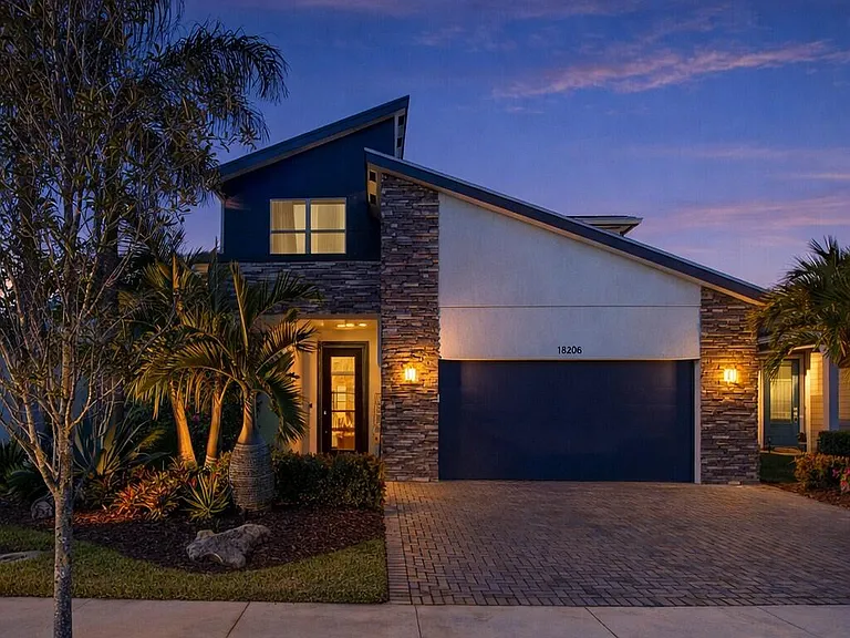 11828 SW Lyra Dr — Photo 2