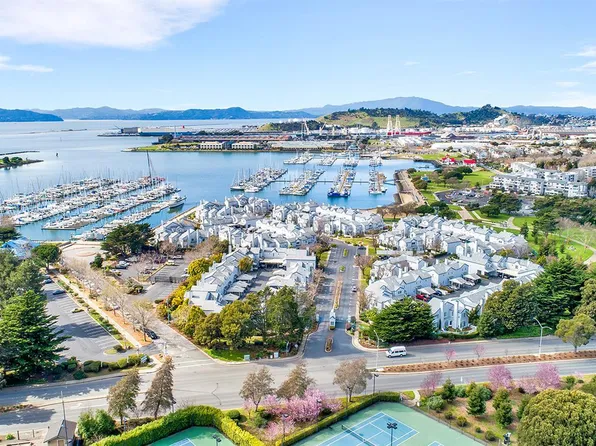 306 Commodore Dr, Richmond, CA 94804