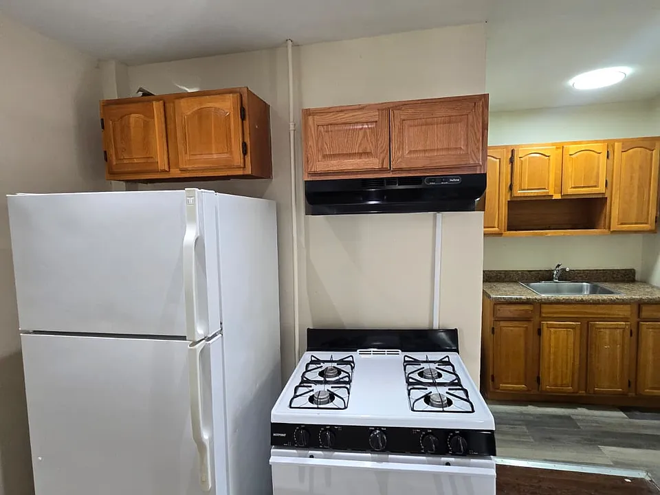 60 Wilkinson Ave #1LL