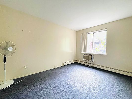 5th image of 7616 Grand Central Pkwy #2F