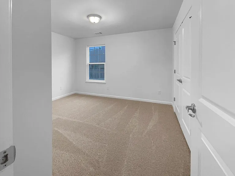 624 Stonebridge Ln — Photo 11