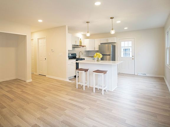 4th image of 2632 19th St