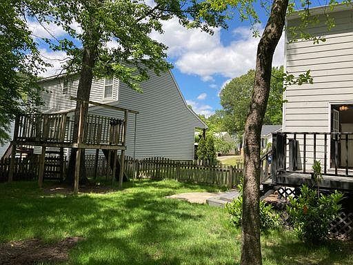 2nd image of 2721 Glen Point Cir