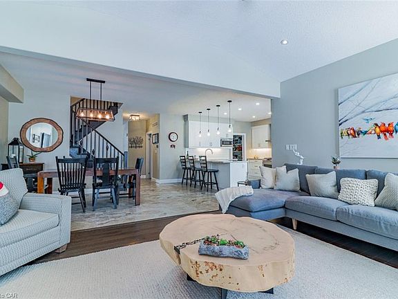 5th image of 96 Fraserwood Ct